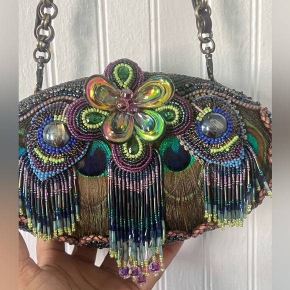 MARY FRANCES BEADED Peacock Feather HARD SHELL SHOULDER HANDBAG/PURSE - Picture 2 of 13